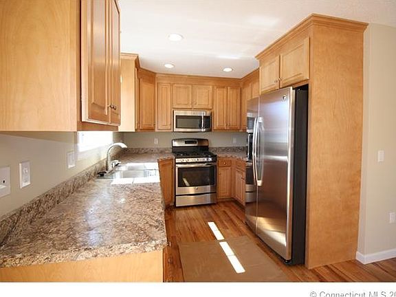 2nd image of 36 Woodridge Dr