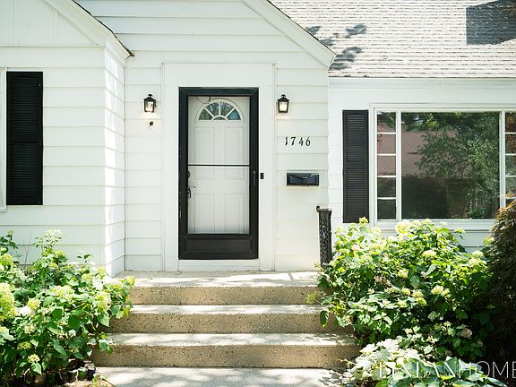 4th image of 1746 Margaret Ave SE