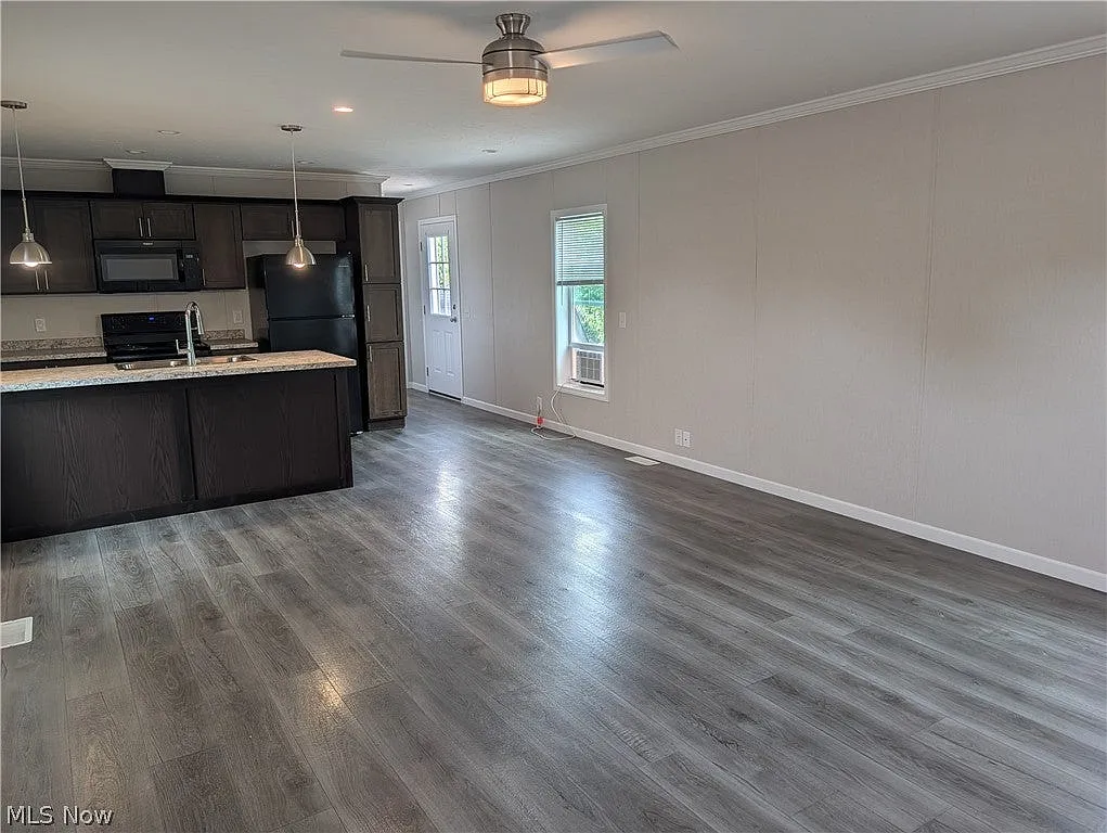 3 bed, 1056 sqft, $1,150 — Photo 2