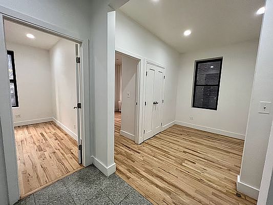 1st image of 229 E 53rd St #3RF