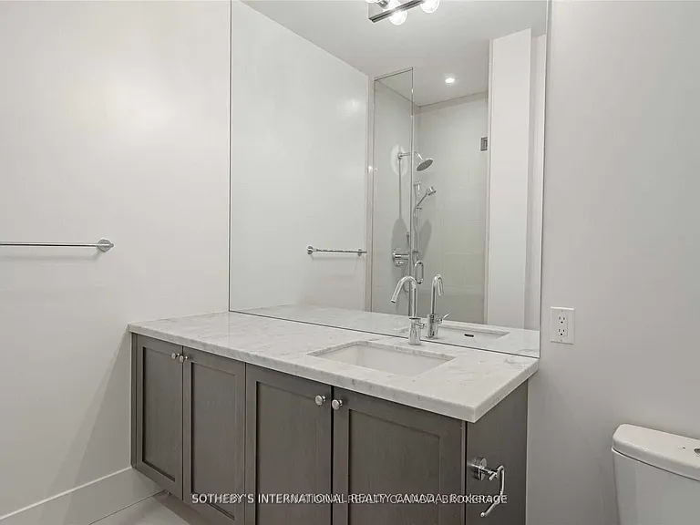 29 Queens Quay E #Townhouse 113 — Photo 26
