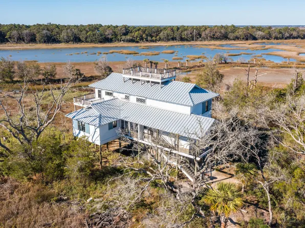 422 Pelican Flight Dr, Isle Of Palms, SC 29451