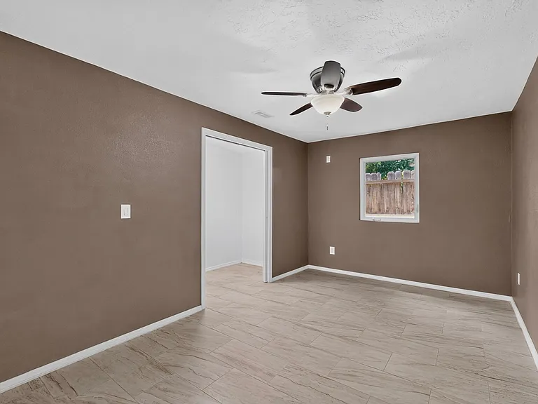 823 San Lorenzo Ave NW — Photo 19