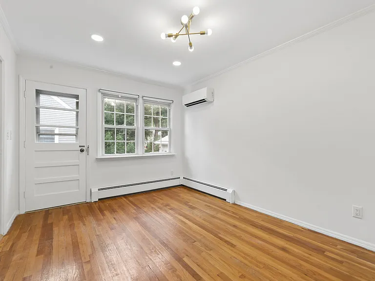 81 Cortlandt Pl — Photo 11