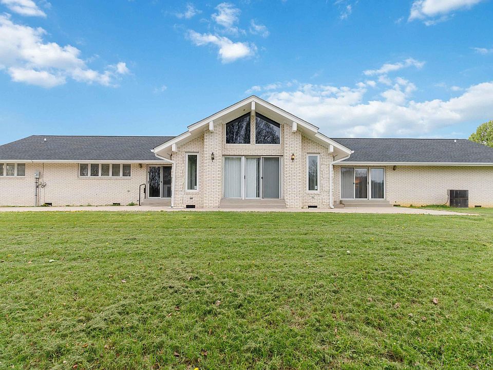 1st image of 2056 W Laurel Rd