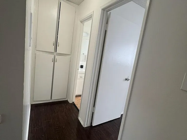 508 S Victoria Ave — Photo 8