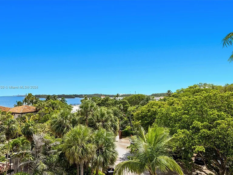 19144 Fisher Island Dr #19144 — Photo 31