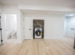 412 Ferry Rd #2, Winnipeg, MB R3J 1W4