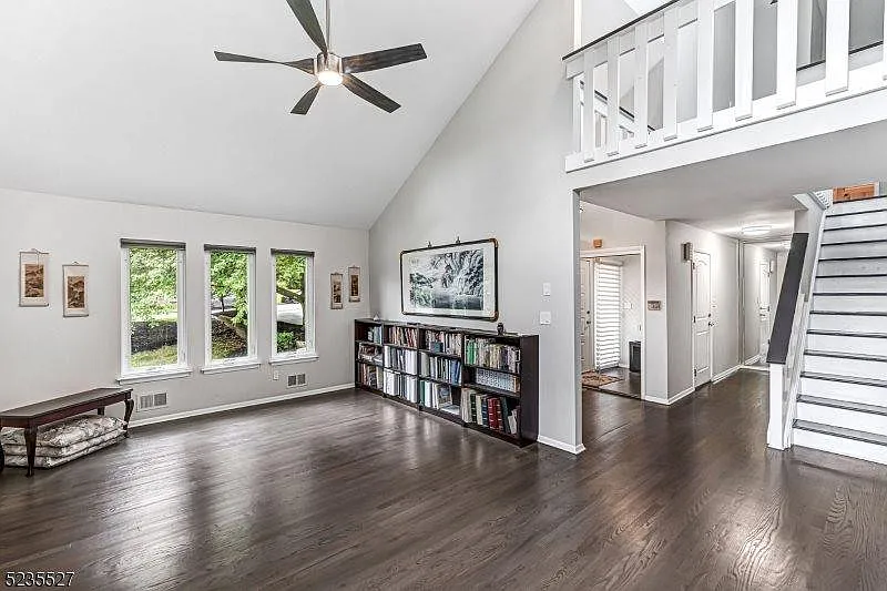 4 bed, 2.5 bath, $5,750 — Photo 4