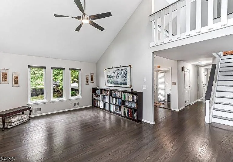 33 Highmount Ave — Photo 4