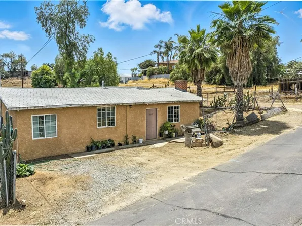 23711 Lake Dr, Canyon Lake, CA 92587