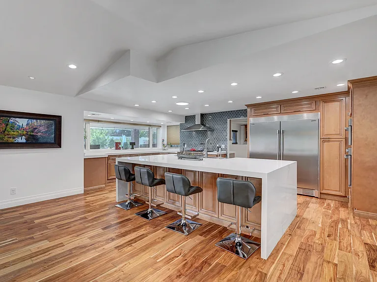 7085 Palmyra Ave — Photo 16