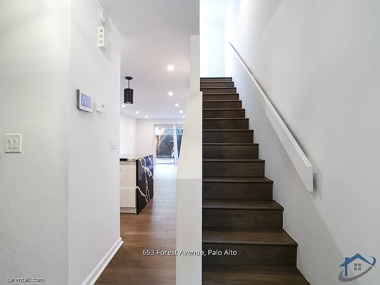 653 Forest Ave — Photo 8