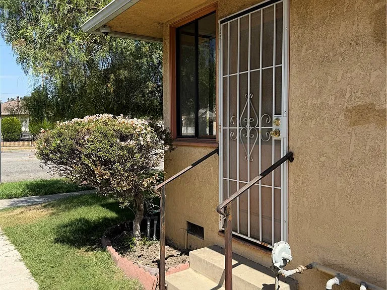 1340 N Buena Vista St #A — Photo 10