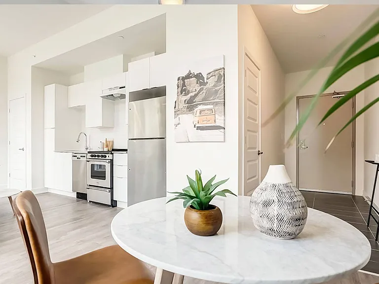 638 Center St — Photo 24