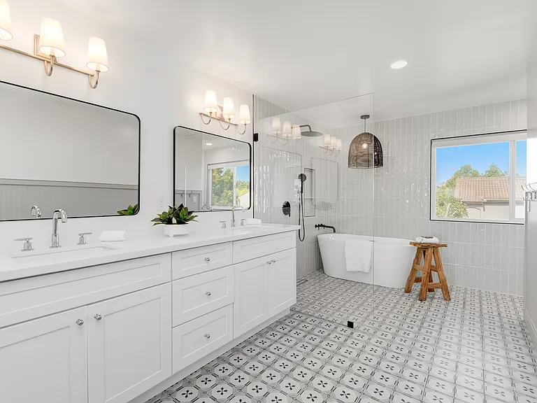 2904 Levante St — Photo 15