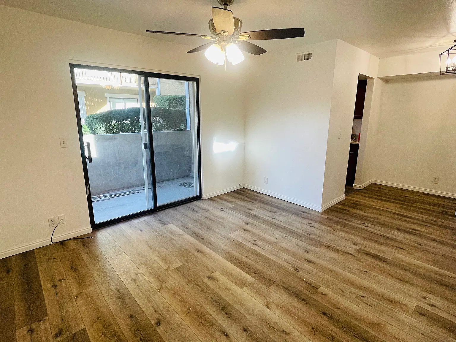 2 bed, 810 sqft, $1,400 — Photo 2