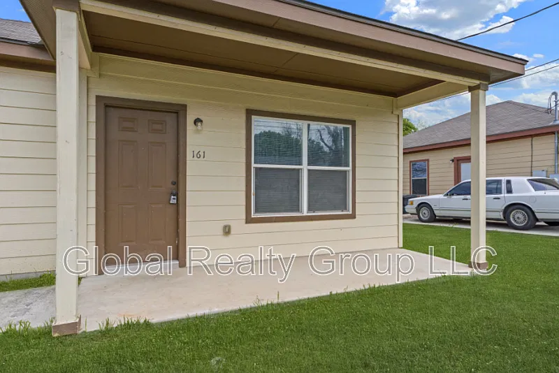 161 S Krueger Ave