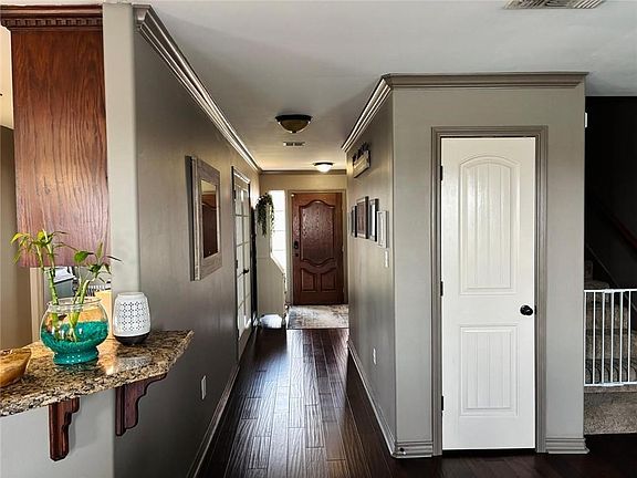 3rd image of 1803 Kelly Ln