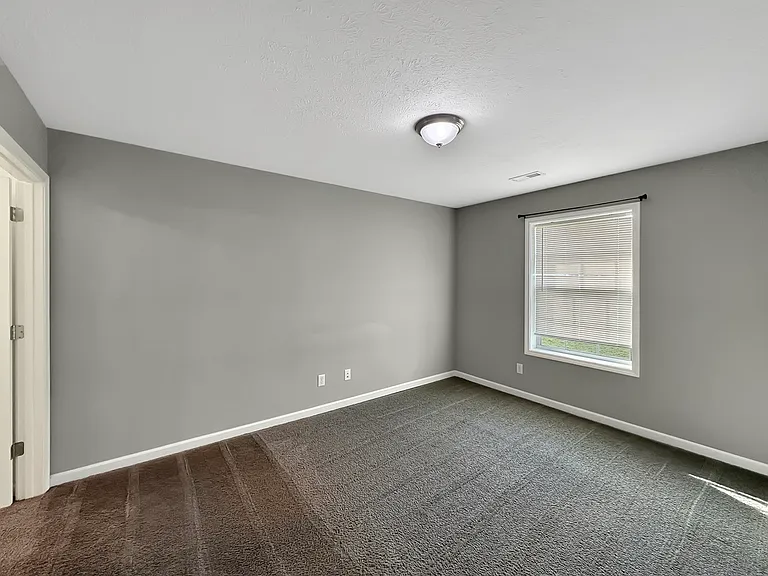 Lake Point Apartments — Photo 55