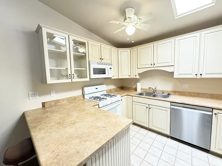 126 Jericho Circle Gln — Photo 12