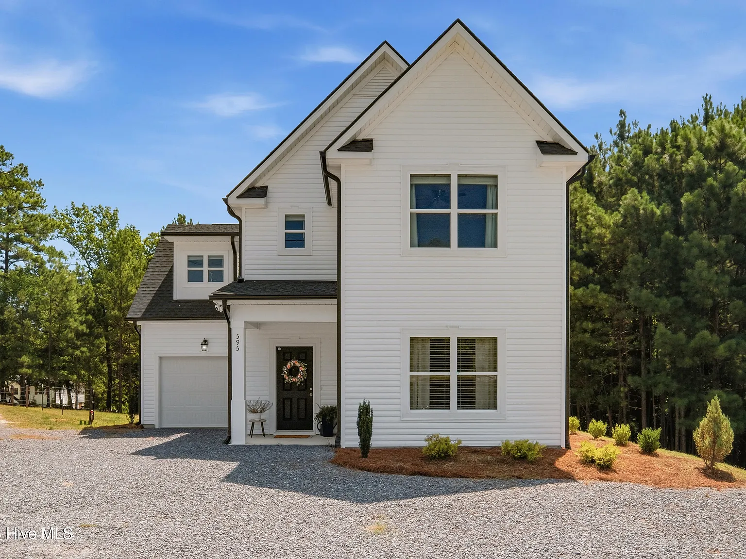 3 bed, 2.5 bath, 1990 sqft, $2,150 — Photo 1