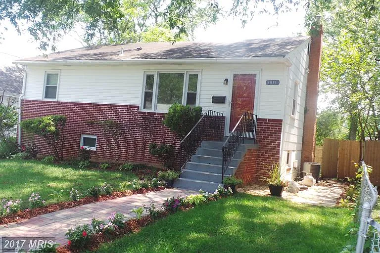5015 Fox St photo 1