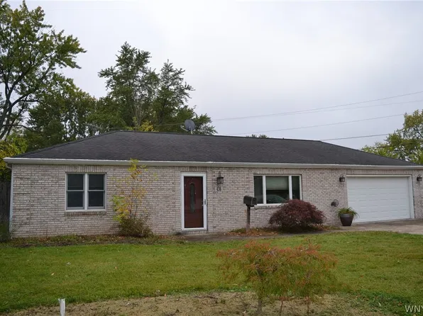 436 Campus Dr, Amherst, NY 14226