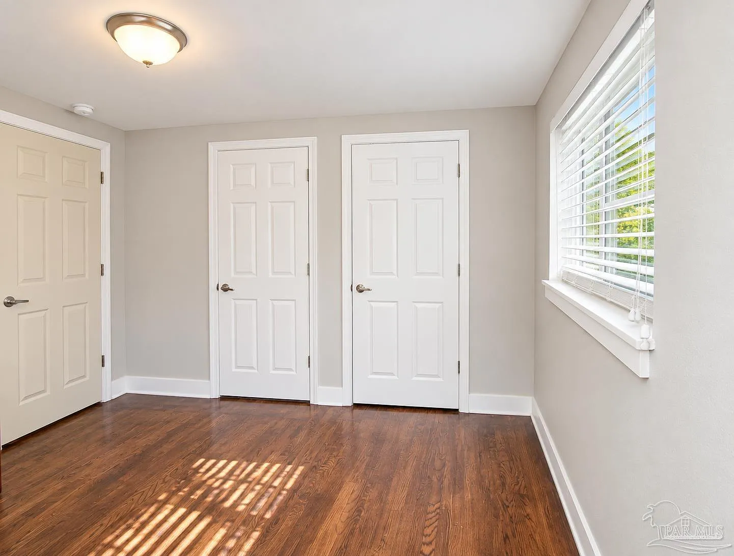 3 bed, 1050 sqft, $1,950 — Photo 4