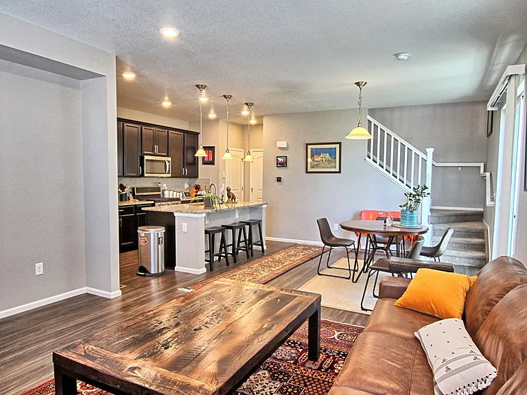 3752 Happyheart Way — Photo 2