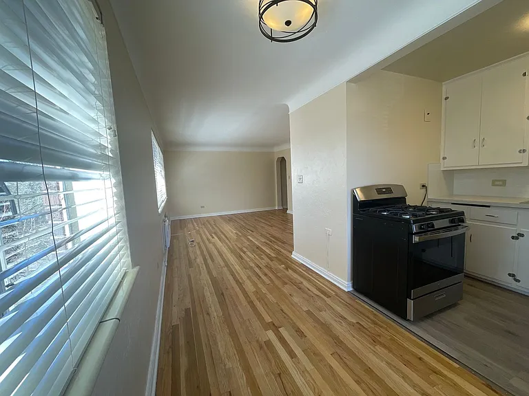 Goldsborough Apartments — Photo 23