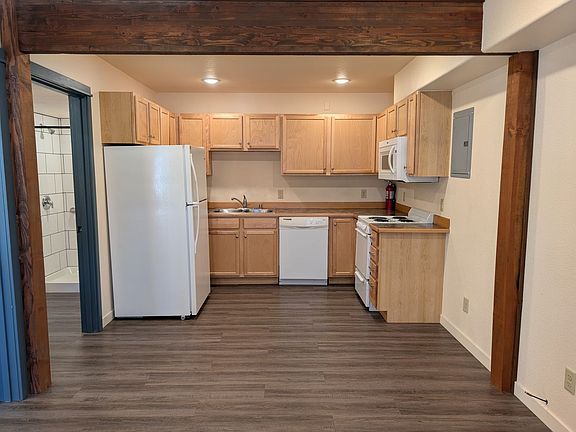 3rd image of 1960 Rogge Ave #2