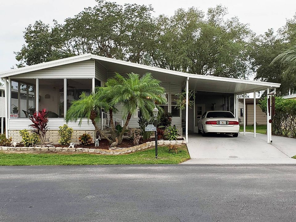 1st image of 2015 Tower Lakes Blvd
