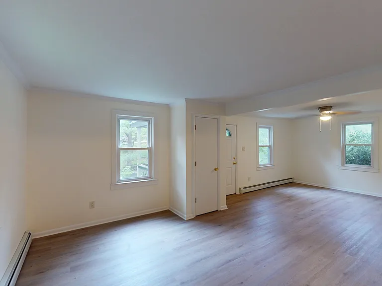 406 Christian Herald Rd — Photo 2