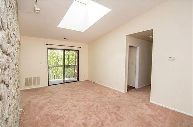 203 Sierra Court — Photo 4