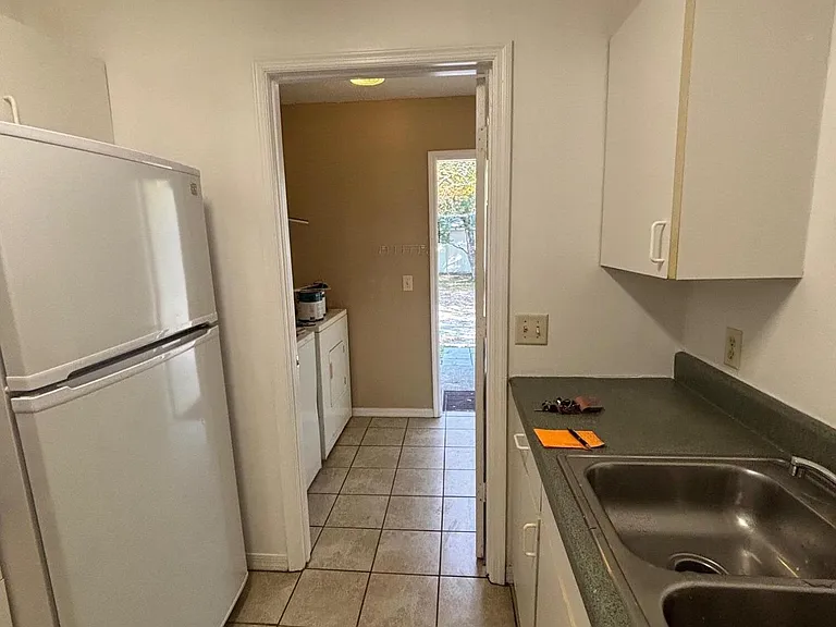 177 Palmer St #B — Photo 2