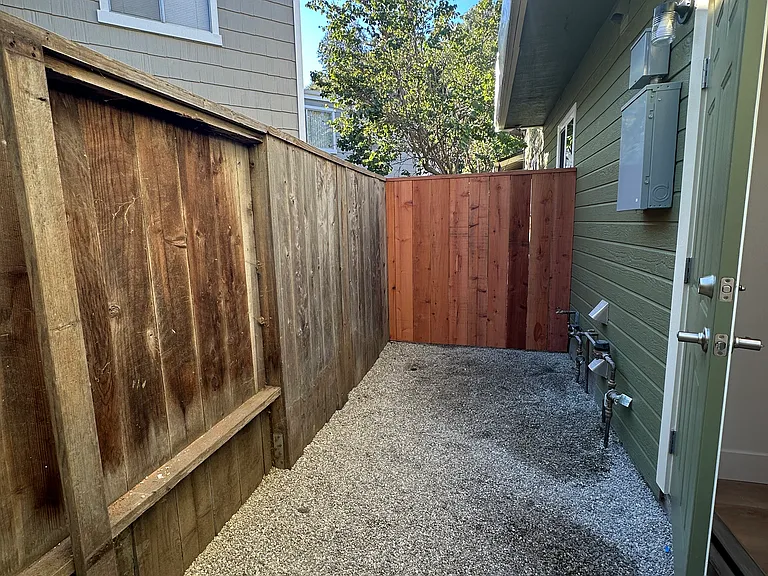 305 Ladera St #E — Photo 8