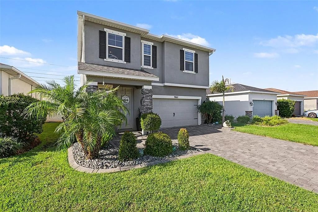 3 bed, 2.5 bath, 1929 sqft, $2,650 — Photo 2