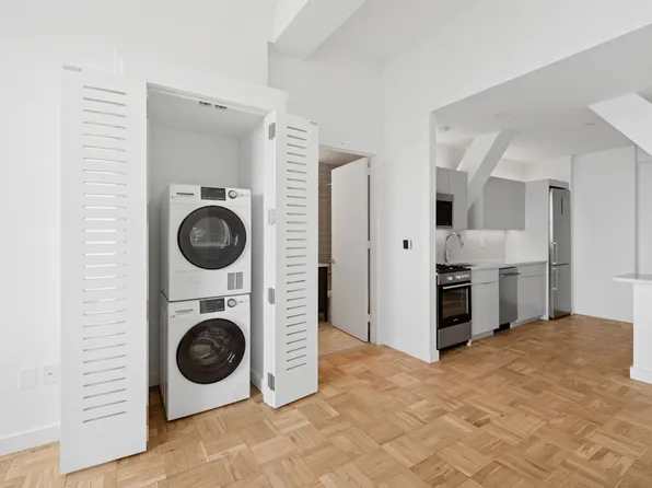 20 Exchange Place image 3 of 29