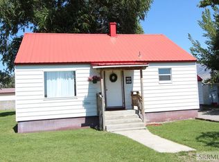 108 S Capitol Ave, Mackay, ID 83251
