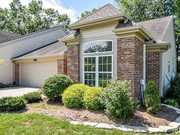 3rd image of 600 E Moss Creek Dr