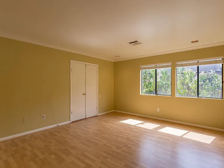 2349 Albans Rd — Photo 12