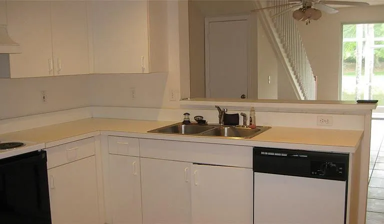 1348 Veracruz Ln #4-8 — Photo 5