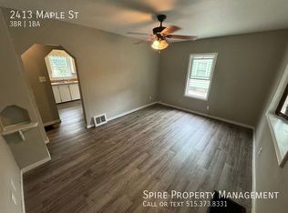 2413 Maple St, Des Moines, IA 50317