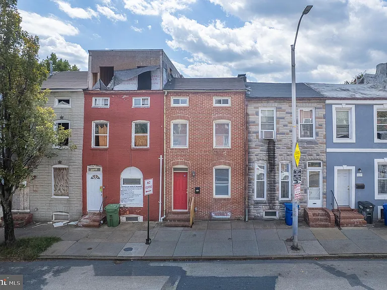 1123 W Lombard St — Photo 1