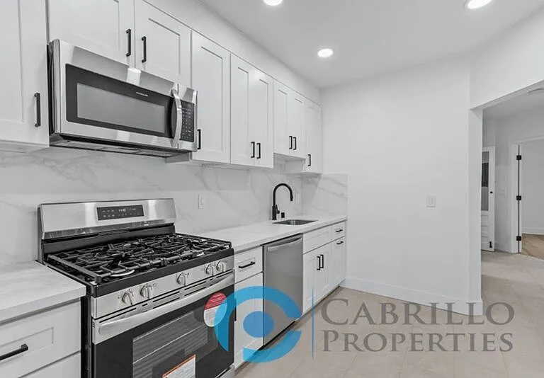 128 Kalmia St #6 — Photo 8