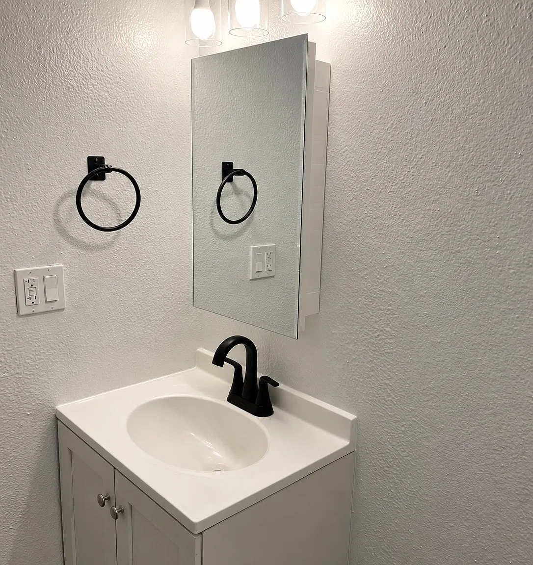 3 bed, $1,275 — Photo 2