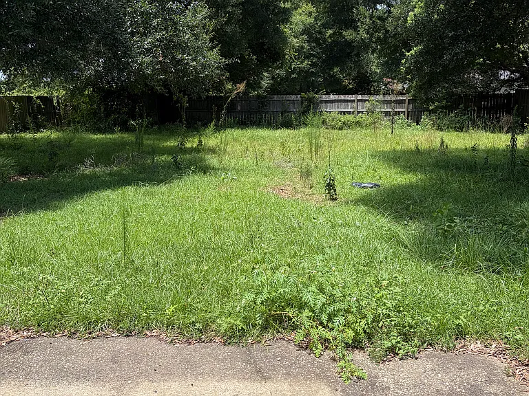 Chantilly Cir — Photo 16