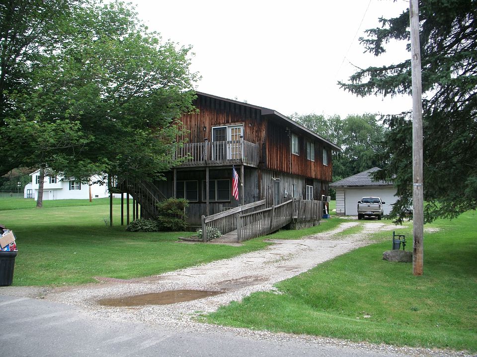 4027 Greenbay Dr.