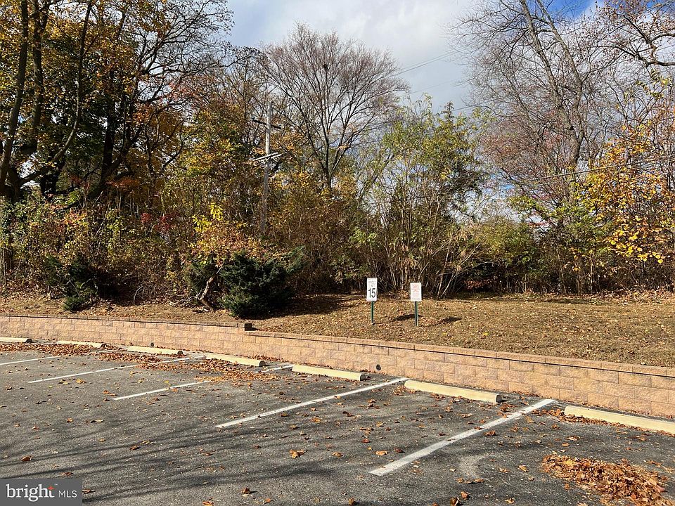 2nd image of 700 Ardmore Ave APT 210